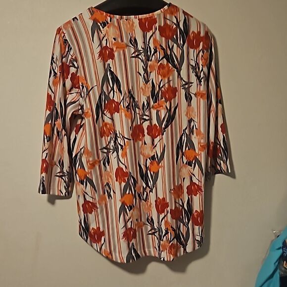 Denim &Co. Printed Heavenly Jersey Hi lowbhem top XL - Picture 6 of 8